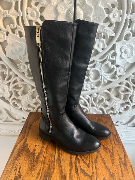 Steve Madden Shoes - Steve Madden Black Knee High Riding Boots Gold Zip Faux Leather Women’s Size 36